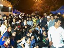 कंगना रनौत ने पूरी की दिल्ली में फिल्म \'पंगा\' की शूटिंग, सेट पर टीम के साथ मस्ती की तस्वीरें आईं सामने