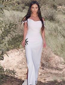 मांग टीका पहनने के कारण ट्रोल हुई किम कर्दाशियां, लोगों ने किए ऐसे कमेंट्स