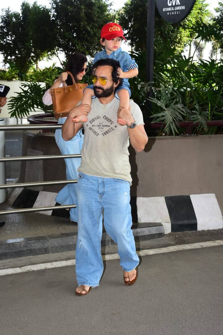 हमेशा मुस्कुरा कर हाय बोलने वाले तैमूर यहां पर गुमसुम दिखे.