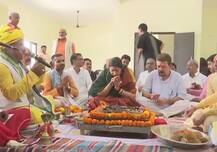 तस्वीरें- अमेठी में नामांकन के पहले स्मृति ईरानी ने पति के साथ किया हवन-पूजन