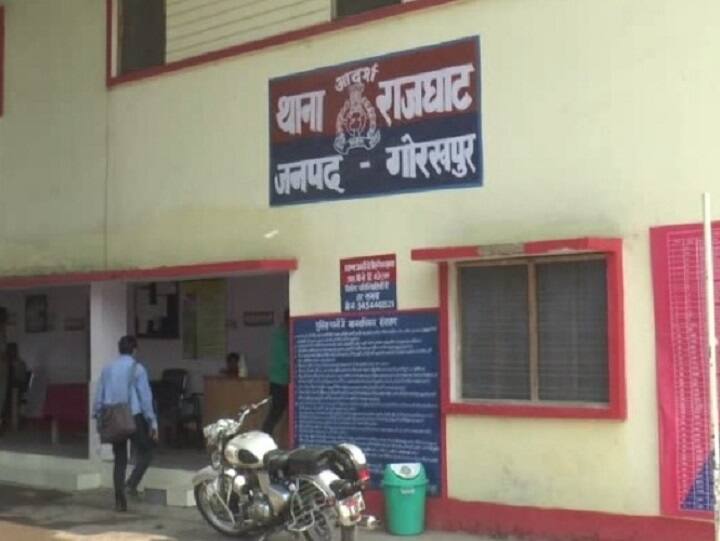 gorakhpur woman burn alive video viral विवाहिता का जलते हुए वीडियो वायरल होने से मची सनसनी, ससुराल वालों पर दहेज उत्‍पीड़न का आरोप