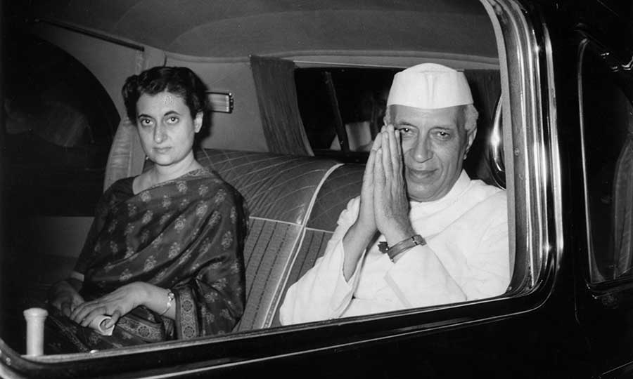 प्रधानमंत्री सीरीज 3: कुछ ना बोलने वाली छवि ने इंदिरा गांधी को बनाया पीएम और रेस में हार गए मोरारजी देसाई