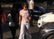 IN PICS: शादी की खबरों के बीच अस्पताल के बाहर नजर आए अर्जुन-मलाइका, कैमरे को देखकर दिया ऐसा रिएक्शन