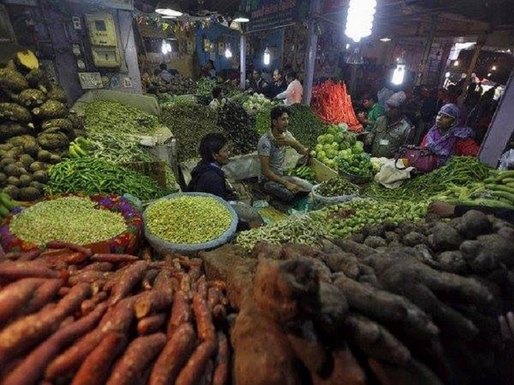 retail inflation rises in october 2020 as prices of vegetables eggs rise दिवाली पर महंगाई की मार, सब्जियों-अंडे के दाम बढ़ने से खुदरा महंगाई साढ़े छह साल के उच्च स्तर पर