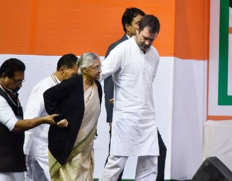 AAP से बातचीत विफल रहने के बाद दिल्ली में सभी सात सीटों पर अकेले चुनाव लड़ेगें-कांग्रेस AAP से बातचीत विफल रहने के बाद दिल्ली में सभी सात सीटों पर अकेले चुनाव लड़ेगें-कांग्रेस