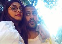 मुझे सपोर्ट करने के लिए मेरे पति ने अपने नाम में मेरा नाम भी जोड़ा, वो मेरे चीयरलीडर हैं- सोनम कपूर