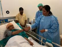 अस्पताल में भर्ती शशि थरूर से मिलीं निर्मला सीतारमण, कांग्रेस नेता ने कहा- अभिभूत हूं