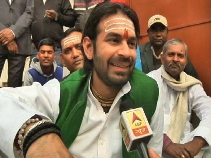 30 साल के हुए तेजप्रताप यादव, बधाई देकर चुनाव प्रचार के लिए निकले तेजस्वी यादव tejasvi yadav wishes tejpratap yadav on his 30th birthday 30 साल के हुए तेजप्रताप यादव, बधाई देकर चुनाव प्रचार के लिए निकले तेजस्वी यादव