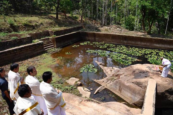 तिरुनेल्ली नदी में ही राहुल गांधी के पिता और पूर्व प्रधानमंत्री राजीव गांधी की अस्थियां विसर्जित की गई थीं.