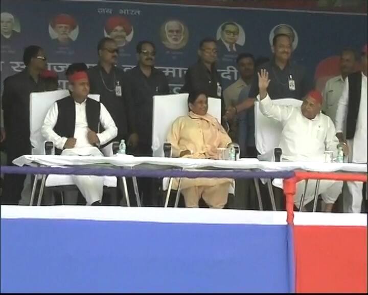 उन्होंने कहा कि मीडिया के लोग पूछेंगे कि आप लोग एक साथ क्यों आए. हालांकि मैंने इसका जवाब गठबंधन के वक्त ही दे दिया था लेकिन एक बार फिर से मैं इस बारे में स्पष्ट कर देना चाहती हूं कि हमें ऐसे फैसले लेने होते हैं. इस वक्त इस फैसले की जरूरत थी.