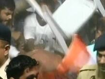 अहमदाबाद: हार्दिक पटेल की सभा में जमकर हंगामा, मारपीट और बवाल, एक दूसरे पर फेंकी कुर्सियां