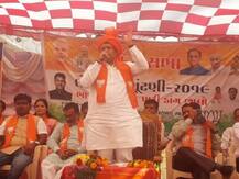गुजरात में मंत्री और BJP नेता गणपत वसावा का विवादित बयान, राहुल गांधी को ‘कुत्ते का पिल्ला’ कहा