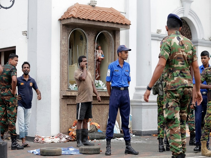 Series of explosions in Sri Lanka churches and hotels kills 35 foreigners श्रीलंका बम धमाकों में 35 से ज्यादा विदेशियों की भी मौत, आज था ईस्टर संडे का जश्न