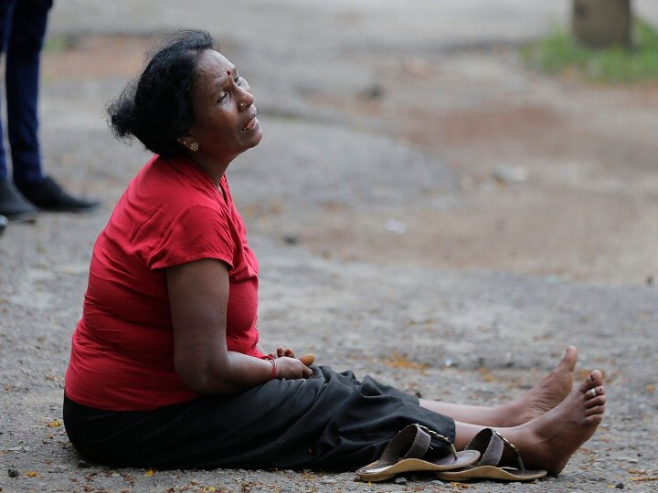श्रीलंका धमाका: 3 भारतीयों समेत 215 लोगों की मौत, करीब 500 घायल, 12 घंटे के लिए कर्फ्यू