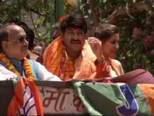 मनोज तिवारी के लिए प्रचार में उतरीं सपना चौधरी, कहा- बीजेपी में शामिल नहीं हुई हूं