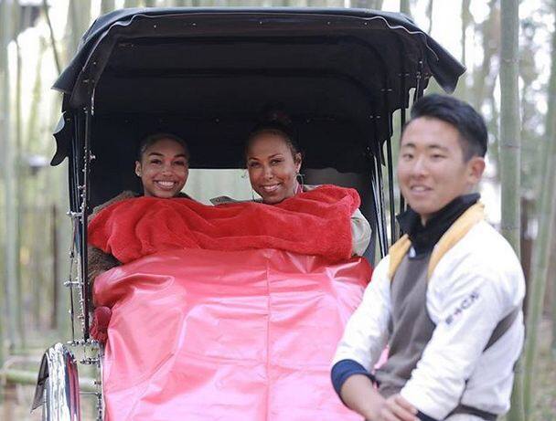 वही किसी दूसरे यूजर ने कहा कि अब ऐसा करने की दोनों की उम्र नहीं रही.