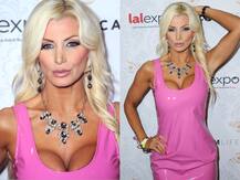 एडल्ट फिल्म स्टार ब्रिटनी एंड्रयूज ने ऐसे हॉट अंदाज में फिल्म के प्रीमियर में की एंट्री, देखें तस्वीरें