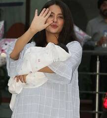 सुरवीन चावला की अस्पताल से निकलने से लेकर बेटी की पहली तस्वीर तक, यहां देखें सभी तस्वीरें