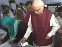 30 सालों में पहली बार आडवाणी ने बिना लोकसभा चुनाव लड़े डाला अपना वोट