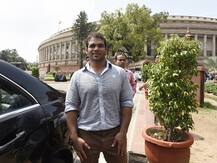 मुंबई: ACP पद पर रहते हुए रेसलर नरसिंह यादव ने कांग्रेस के लिए किया प्रचार, मामला दर्ज