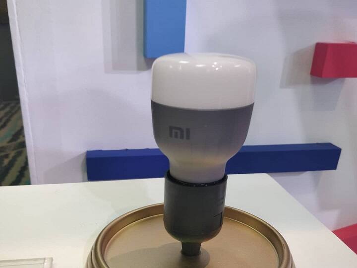Mi LED Smart Bulb Launched in India, Will Go Up for Crowdfunding on Friday Xiaomi ने भारत में लॉन्च किया Mi LED Smart Bulb, गूगल असिस्टेंट और एलेक्सा के सपोर्ट से लैस