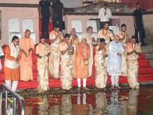 वाराणसी: कल नामांकन से पहले काल भैरव की पूजा करेंगे पीएम, आज किया सात किलोमीटर लंबा रोड शो