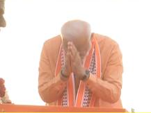 वाराणसी में पीएम मोदी का मेगा शो: हाथ जोड़ कर पीएम मोदी ने किया वाराणसी की जनता को प्रणाम