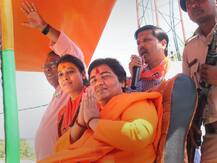 बुर्का विवाद पर बोलीं साध्वी प्रज्ञा- ‘बैन होना ही चाहिए, विदेशों में निर्वस्त्र कर देते हैं’