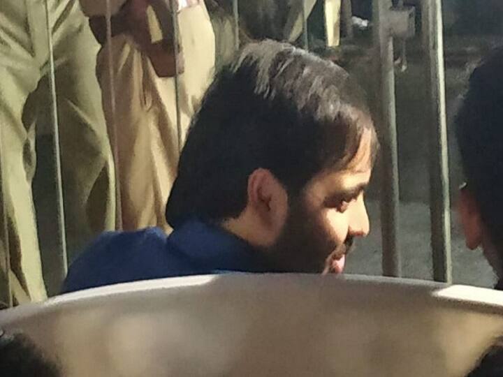 Mumbai Mukesh Ambani's son Anant Ambani seen at Narendra Modi's public rally मुंबई: पीएम मोदी की रैली में नजर आए अनंत अंबानी, कुछ दिन पहले पिता मुकेश अंबानी ने किया था कांग्रेस उम्मीदवार का समर्थन