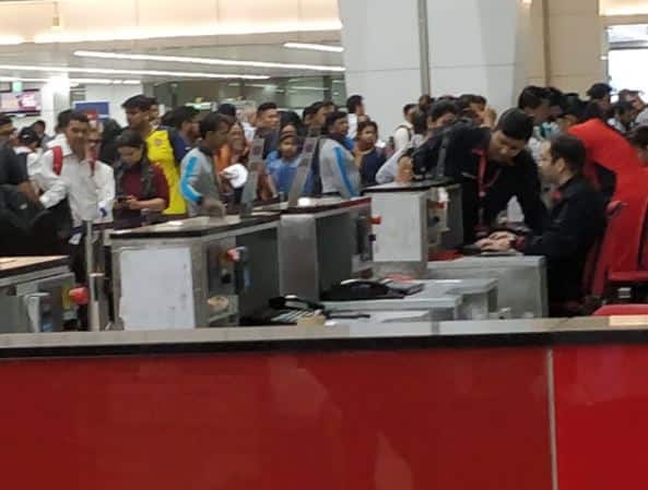 5 घंटे से अधिक समय तक ठप रहा एयर इंडिया का सर्वर, देशभर में एयरपोर्ट पर फंसे रहे सैकड़ों यात्री