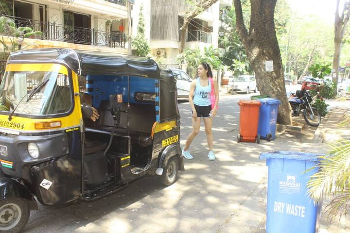 वर्क फ्रंट की बात करें तो सारा 1995 में आई फिल्म 'कुली नं. 1' की रीमेक और 'लव आजकल 2' में नजर आने वाली हैं. (तस्वीर: मानव मंगलानी)