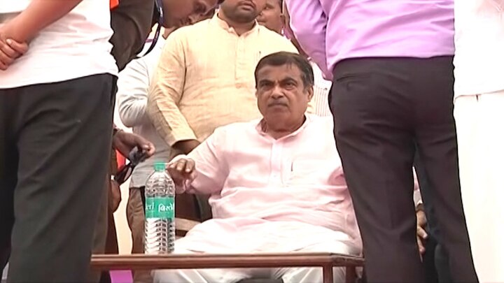 Union minister Nitin Gadkari falls ill at election rally in Shirdi, now condition is stable शिरडी में चुनावी रैली में नितिन गडकरी की तबीयत बिगड़ी, अब ठीक है हालत
