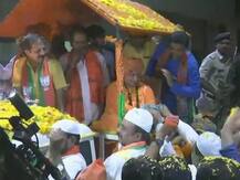 भोपाल: रोड शो में मुस्लिमों ने किया प्रज्ञा ठाकुर का स्वागत, साध्वी बोलीं- ये एकता का सबूत