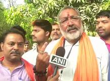 चौथे चरण में वोटिंग जारी, गिरिराज, वसुंधरा राजे, रवि किशन समेत इन दिग्गजों ने डाले वोट