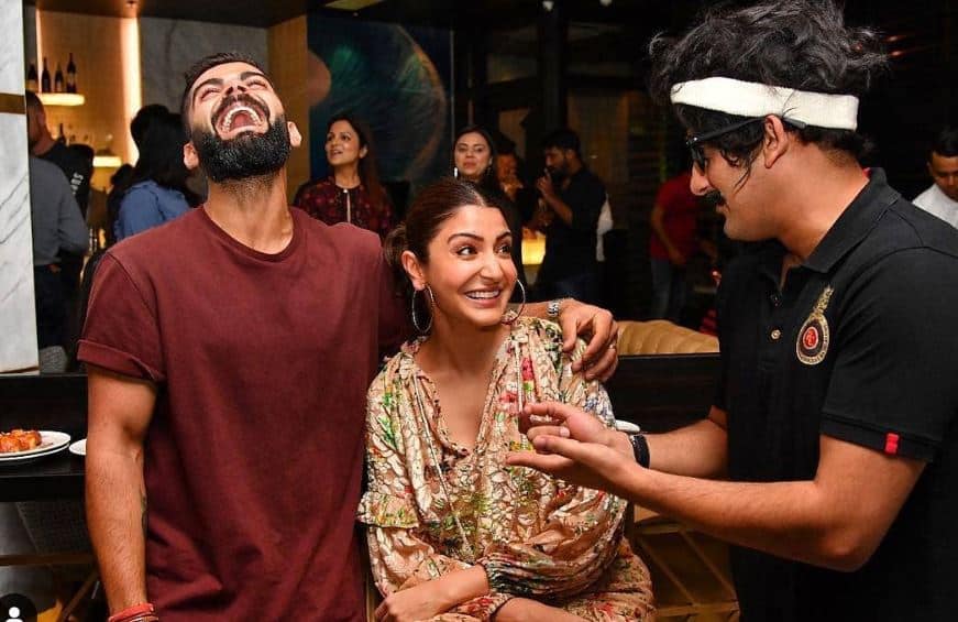 विराट कोहली और अनुष्का शर्मा की दिल्ली में पार्टी, देखें खुशनुमा तस्वीरें