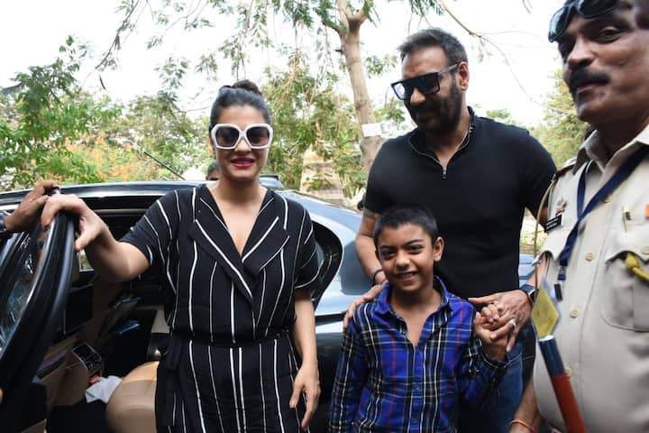 मुंबई में शाहरुख खान, सलमान खान और अमिताभ बच्चन सहित करीब सभी सितारे वोट करेंगे. अभिनेत्री रेखा और प्रियंका चोपड़ा ने सुबह ही वोट किया.