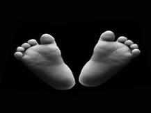 बच्ची की खातिर नरम पड़ी UAE की सरकार, हिन्दू पिता और मुस्लिम मां की बेटी को दिया जन्म प्रमाणपत्र