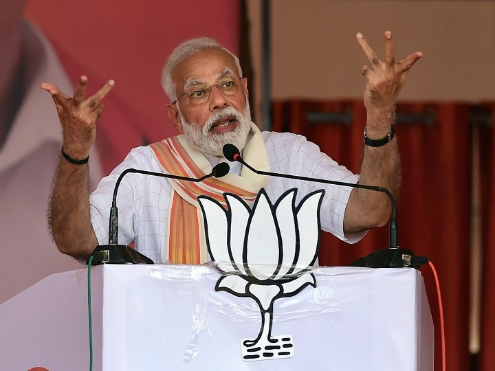 Lok Sabha Election 2019- PM Modis speech in Maharashtra doesn't violate model code- Election Commission महाराष्ट्र में पीएम मोदी का भाषण आचार संहिता का उल्लंघन नहीं, कांग्रेस की शिकायत पर EC ने दी क्लीन चिट