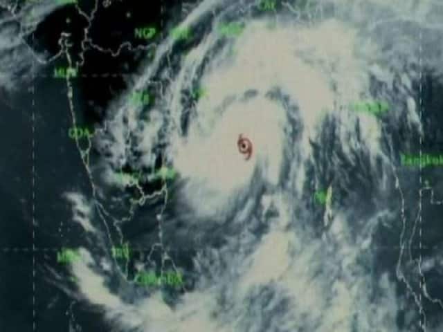 बेहद खतरनाक चक्रवात का रूप ले सकता है 'फानी', हाई अलर्ट पर NDRF और तटरक्षक बल Cyclone Fani to Turn Into Extremely Severe Storm बेहद खतरनाक चक्रवात का रूप ले सकता है 'फानी', हाई अलर्ट पर NDRF और तटरक्षक बल