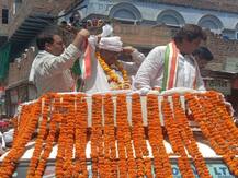 वाराणसी: अजय राय ने भरा पीएम मोदी के खिलाफ पर्चा, दूसरी बार दे रहे हैं टक्कर