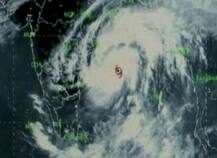 बेहद खतरनाक चक्रवात का रूप ले सकता है \'फानी\', हाई अलर्ट पर भारतीय नौसेना और NDRF की टीम