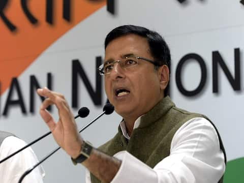 मोदी सरकार ने 57 महीनों में लिया 30 लाख करोड़ रुपये से ज्यादा का कर्ज- कांग्रेस मोदी सरकार ने 57 महीनों में लिया 30 लाख करोड़ रुपये से ज्यादा का कर्ज- कांग्रेस