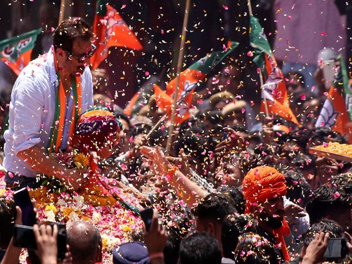 सियासत के आकाश में एक और सितारा 'सनी देओल', गुरदासपुर सीट से चुनावी मैदान में