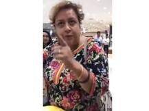 अधेड़ महिला ने \'छोटे कपड़े पहनने वाली लड़कियों के साथ हो बलात्कार\' वाले बयान पर माफी मांगी