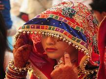 भतीजी ने मना किया था फिर भी शादी में पहुंची फूफी, दुल्हन ने बुला ली पुलिस