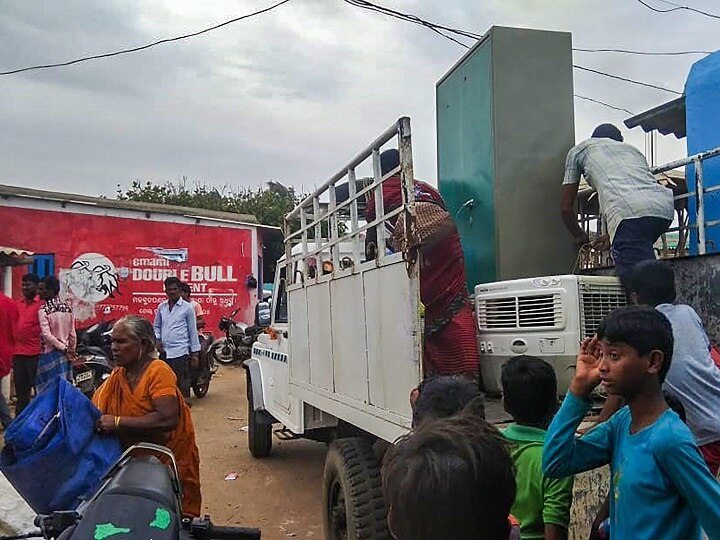 Cyclone Fani- 10,000 villages likely to be affected in Odisha ‘फोनी’ तूफान से प्रभावित हो सकते हैं ओडिशा के 10 हजार गांव और 52 शहर, 223 ट्रेनें रद्द