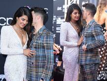 म्यूजिक अवॉर्ड फंक्शन में एक-दूसरे के बेहद करीब नजर आए प्रियंका-निक, देखें तस्‍वीरें