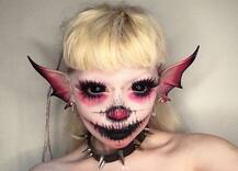 तैयार होने के बाद बेहद डरावनी लगती है ये लड़की, तस्वीरें देखेंगे तो आप भी डर जाएंगे, देखें यहां