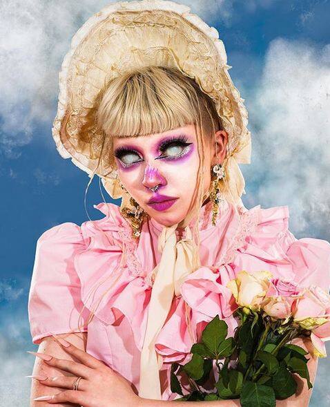 जैज़मिन कहती हैं कि मेरा परिवार मुझे इस लुक को अपनाने के लिए बहुत सपोर्ट करता है. जैज़मिन ये भी कहती हैं कि अगर कोई अपने पैशन को जीना चाहता है और आगे बढ़ना चाहती है तो पहले वो खुद ये समझे कि उसे क्या चाहिए.