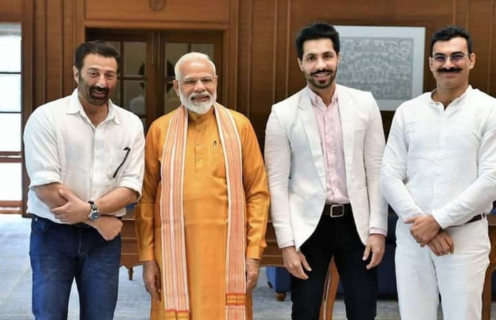 ‘घायल’ और ‘दामिनी’ के लिए राष्ट्रीय पुरस्कार जीतने वाले अभिनेता गुरदासपुर सीट से वर्तमान सांसद और कांग्रेस प्रत्याशी सुनील जाखड़, आप के पीटर मसीह और पीडीए के लाल चंद के खिलाफ मैदान में खड़े हैं. (सभी तस्वीरें - सोशल मीडिया)
